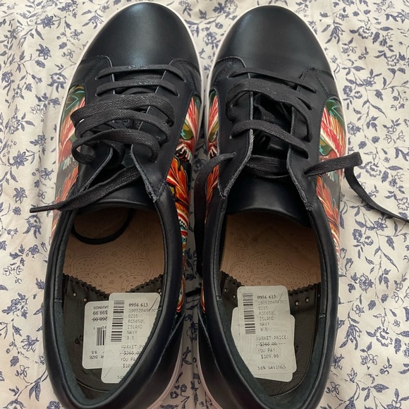 Robert Graham Black and Red Sneakers with Vibrant Design - Picture 2 of 5